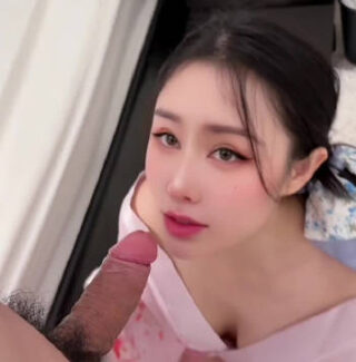 Kimono-clad Housewife – Xi Mengyao