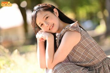 MGOLD-023 Newcomer Wakaba Tsukimi Graduation from Idol – G-cup busty AV debut that looks like a gravure photo shoot