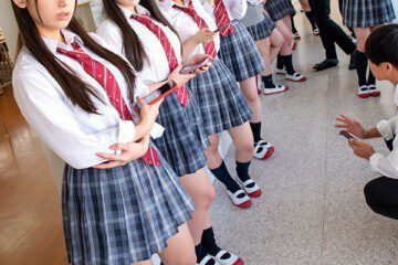 HUNTC-117 Female student standing in school! 1.5 by ho? If you fuck inside the school, the hotel fee is free! NNOK depending on negotiation! Recently, there has been a strict crackdown on girls who engage in compensated dating and fatherhood in parks…
