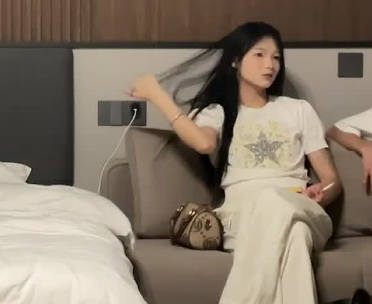 Dated an 18-year-old girl with big legs and only 88 pounds - Ouyang Ke