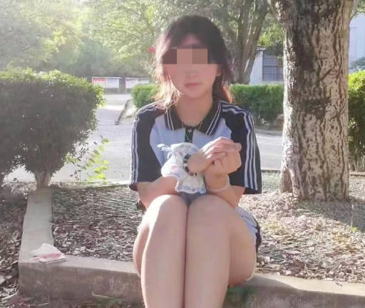 I got my old classmate's innocent sister drunk and creampied her without a condom