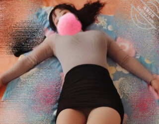 Big contrast plump mature lady Li came out with her husband on her back and let me climax