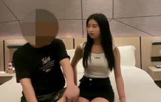 Sexy girl is so charming and charming, she can’t stop paying for sex without condom – Push cart to explore