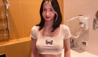 Young Chick Pleased The Guy Blowjob In The Bathroom