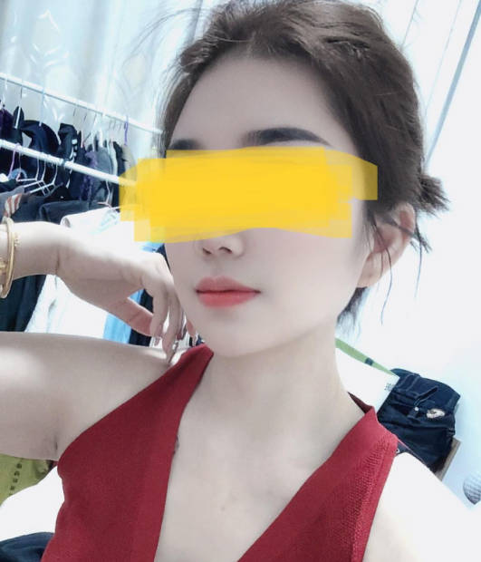 The white and tender flower shop owner’s first experience has great potential for being a M. She stretched out her tongue to receive the semen. It’s amazing.