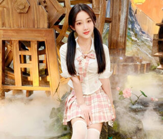 The first time I saw the sister of Yu Luo’s double cultivation, I played with her and violently opened her anus, causing anal fissure bleeding.