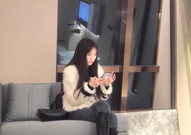 Xiao Bao Seeks Flowers 12-6 Outer Models