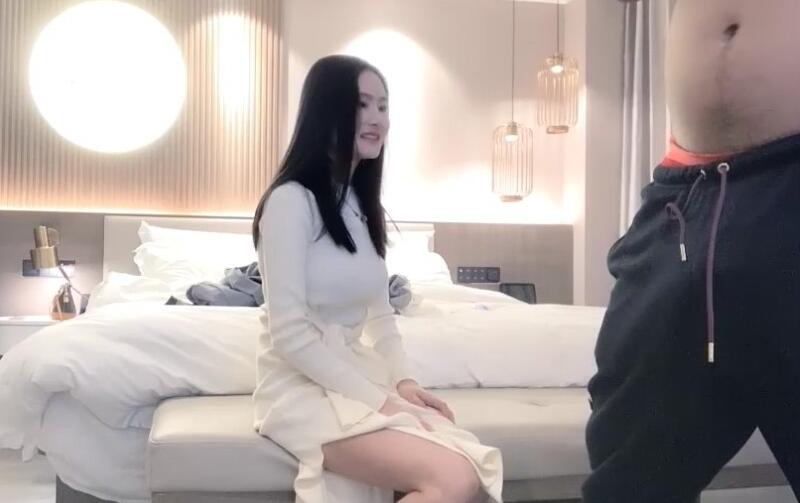 Xiao Bao Seeks Flowers 12-24: The Goddess in White