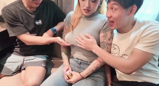 Daxiang Media DY-07: Two Roles in a Parallel Universe – Squid