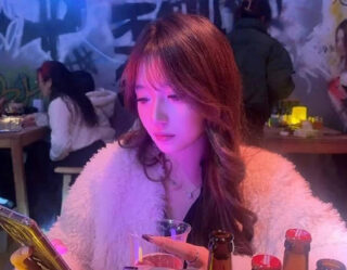 Go to a KTV, get the older sister drunk, and then rape her.