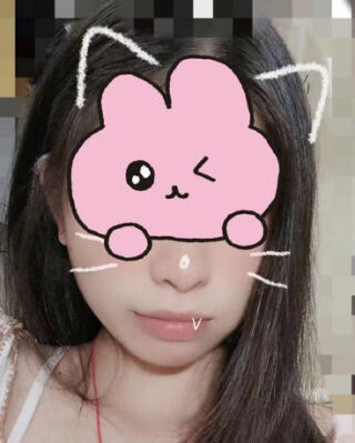 A young female high school student, barely an adult, was penetrated without a condom; she was 1.5 meters tall and looked like a child.