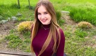 The pick-up artist lured a Russian girl with big tits to his place