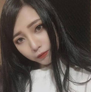 20-year-old former assistant employee – a womanizer