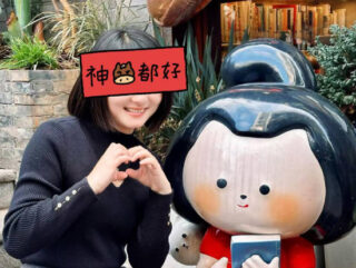 A 43-year-old mature woman took a bath with me, letting me see her reflection in the mirror as I fucked her and ejaculated inside her.