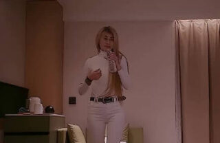 I met up with a girl today who claimed to be of mixed Xinjiang and Chinese descent – ​​Lao Deng.