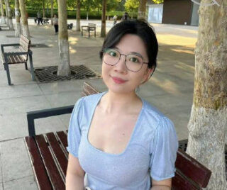 What’s it like to have an older sister who’s a manager at Ping An Puhui, and she’s seducing me in a miniskirt?