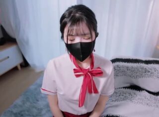 Banana Show xjx650 used her body to pay off debts, becoming the creditor’s sex toy.