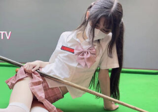 Trained by a billiards assistant coach with contrasting beautiful feet – Jingzhu TV