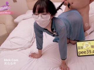 Banana Show xjx665 The receptionist, a slut, actively seduced her boss to book a hotel room in order to get a promotion.