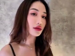 Super sexy slut, more beautiful than a woman, yet with a little bit of meat underneath – Kuan Ge