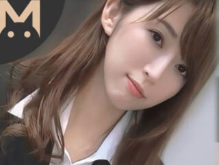 Tokyo Girls’ Illustrated Guide: Super Popular Model Maple Moon, 26 Years Old, Second Edition is Here!