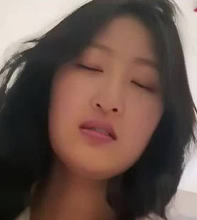 A female college student from Shandong with an unusual personality was forced to lose consciousness after being gagged with her underwear by her boyfriend.