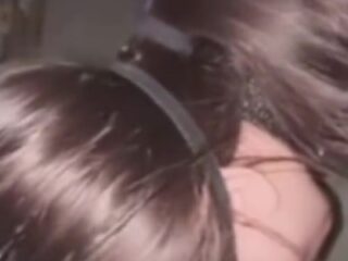 A pure and innocent high school girl was exposed on the stairs with wax dripping, dog leash, anal plug, and three holes open at the same time, taking turns being thrust into.